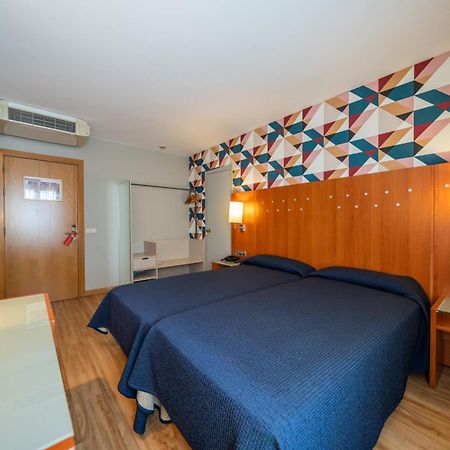 Hotel J. Balmes ויק מראה חיצוני תמונה