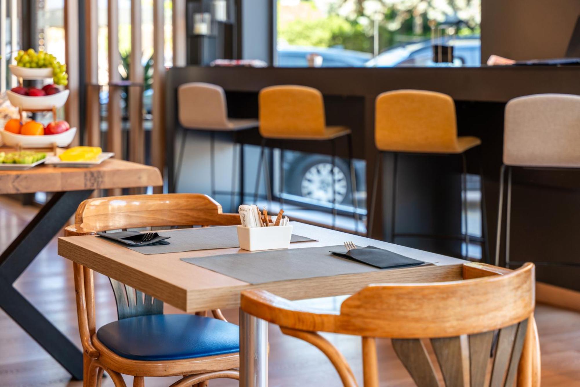 Hotel J. Balmes ויק מראה חיצוני תמונה