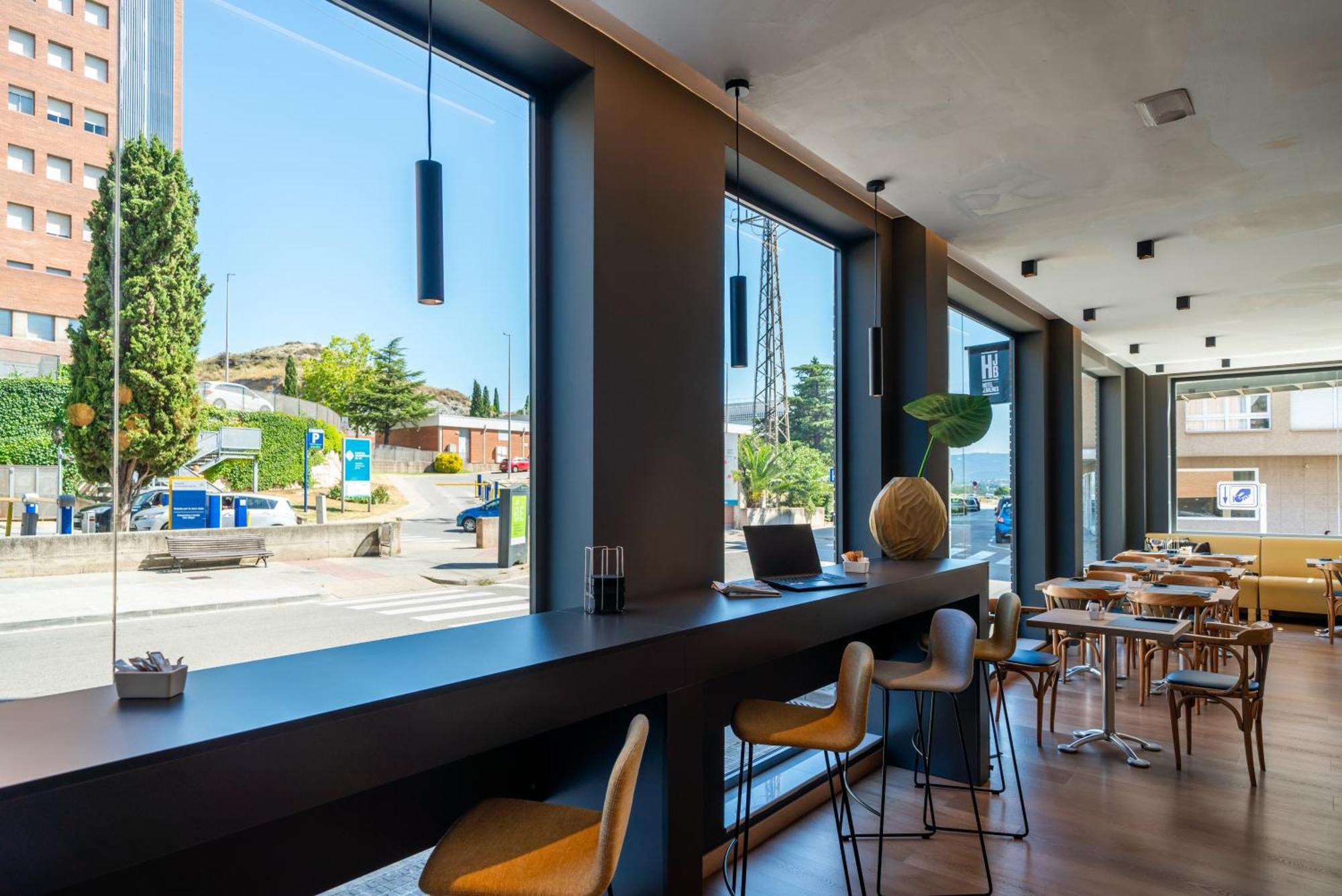 Hotel J. Balmes ויק מראה חיצוני תמונה