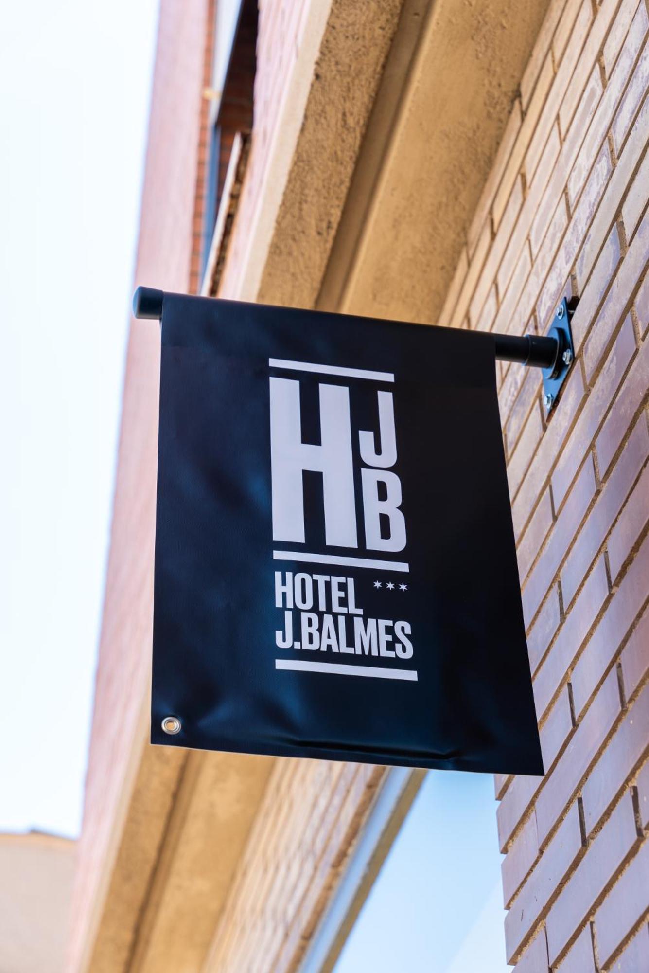 Hotel J. Balmes ויק מראה חיצוני תמונה