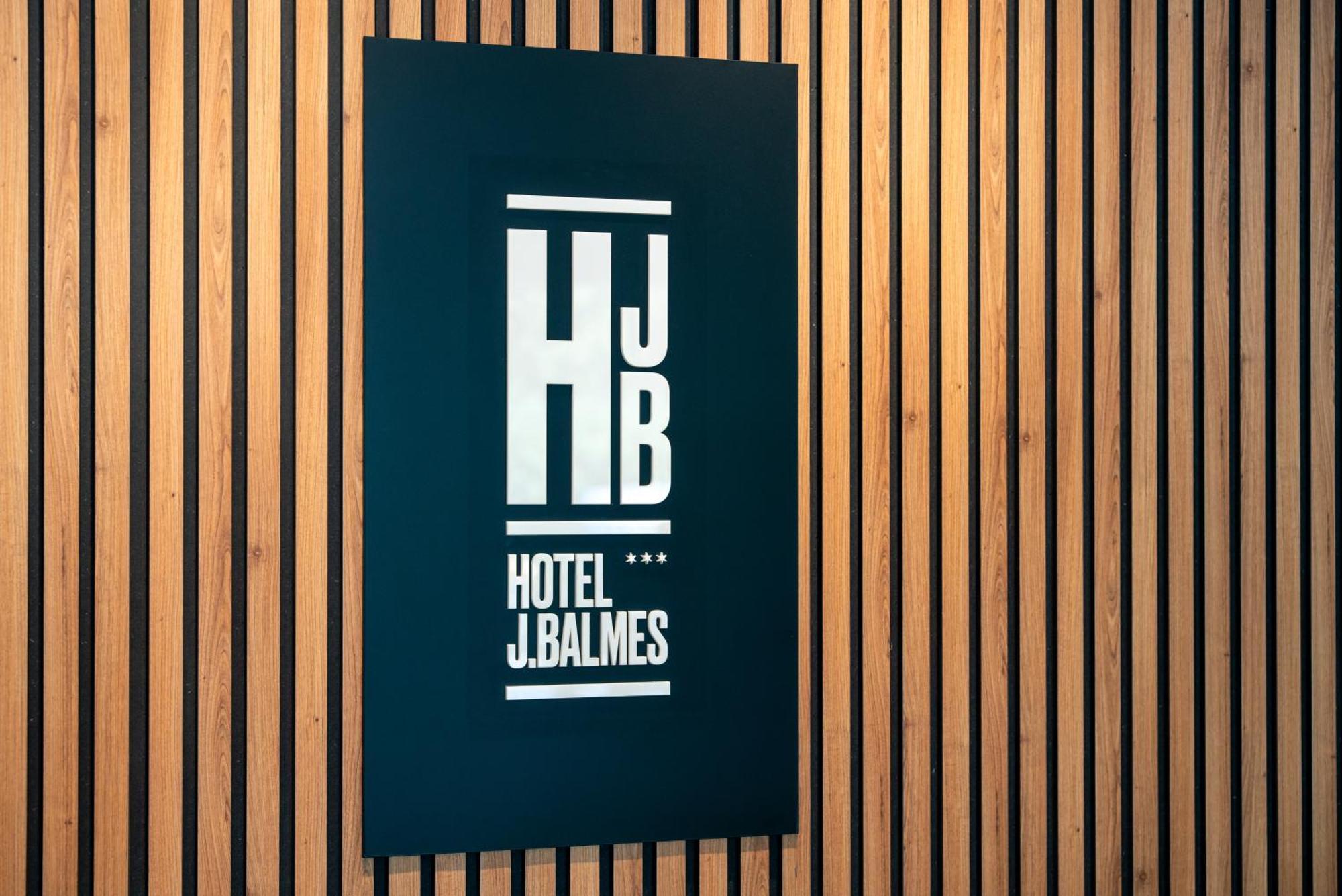 Hotel J. Balmes ויק מראה חיצוני תמונה