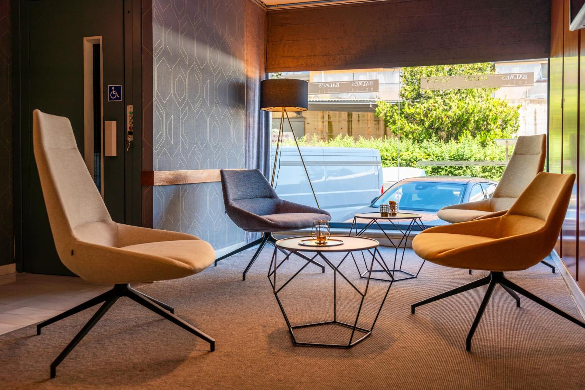 Hotel J. Balmes ויק מראה חיצוני תמונה