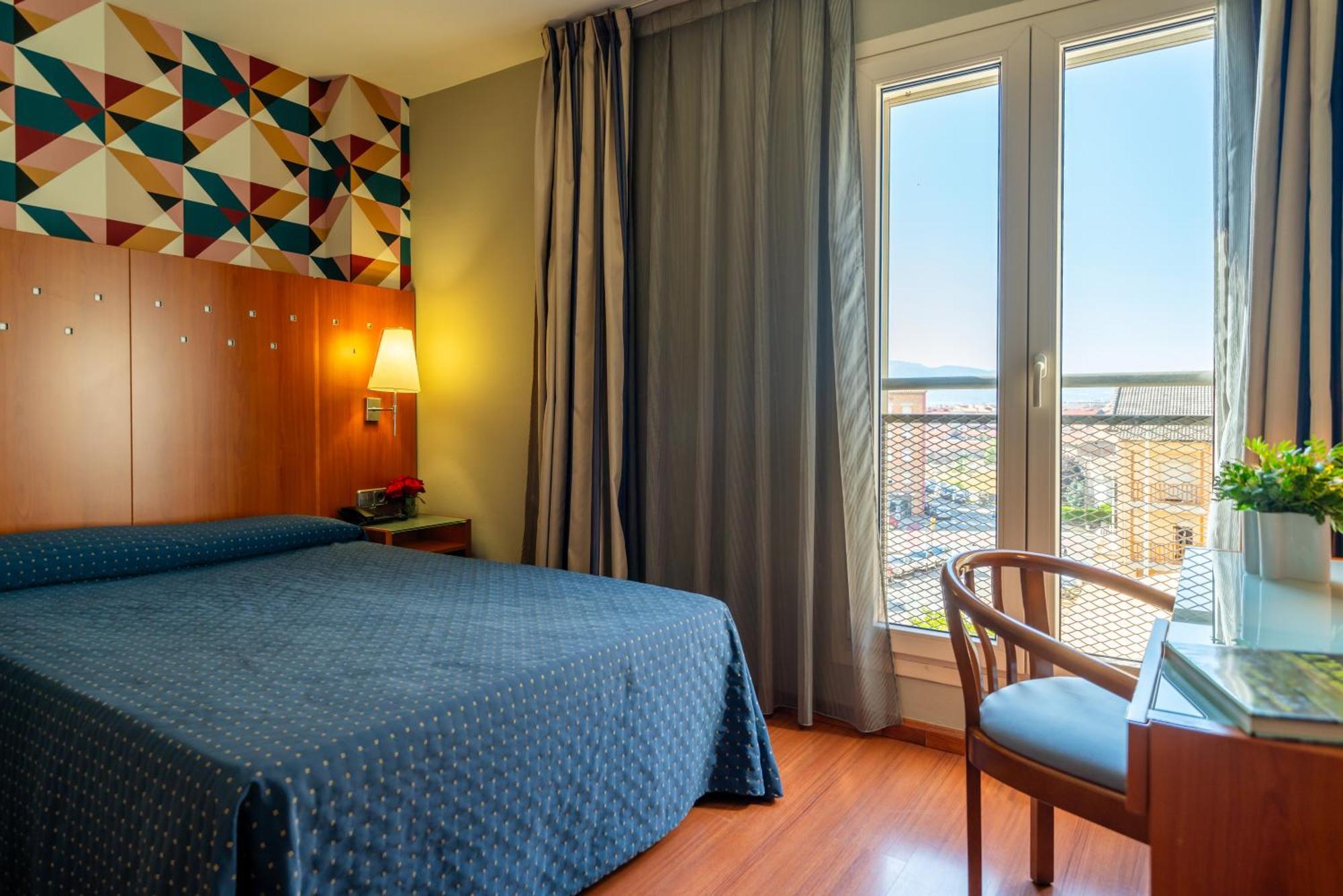 Hotel J. Balmes ויק מראה חיצוני תמונה