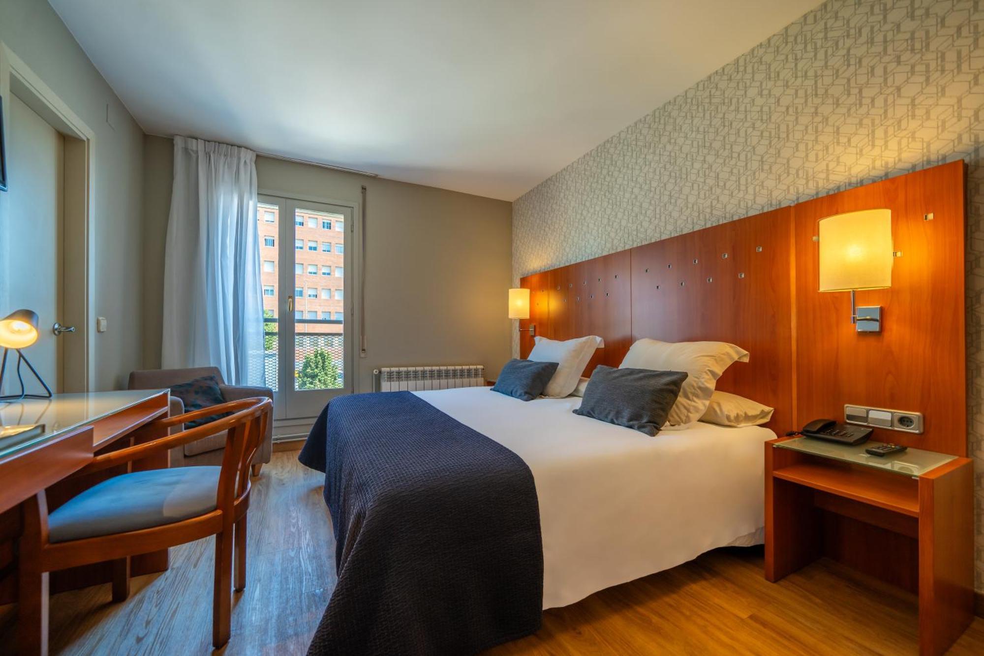 Hotel J. Balmes ויק מראה חיצוני תמונה