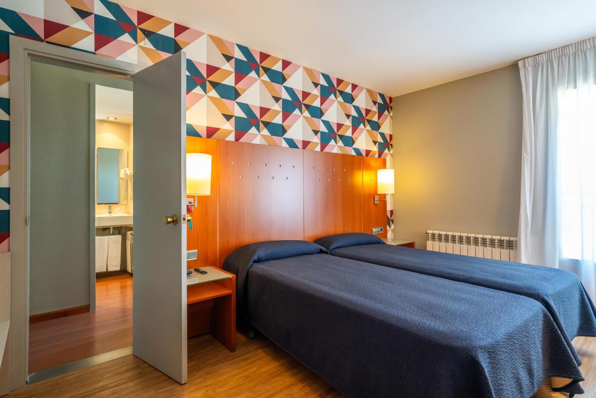 Hotel J. Balmes ויק מראה חיצוני תמונה